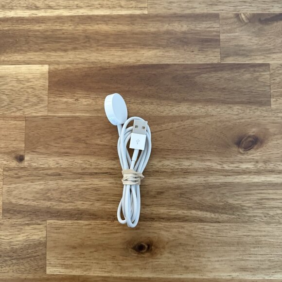 Apple Watch Magnetic Charger USB-A 1M White/White A1768 Genuine OEM USED Tested - Picture 2 of 7